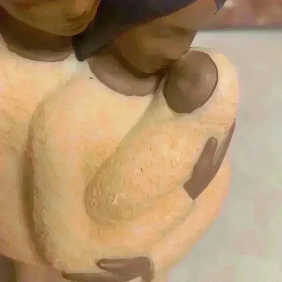 Family Figurine...Couple Holding Their Newborn Baby With a Ribbon Saying FAMILY - Picture 9 of 9